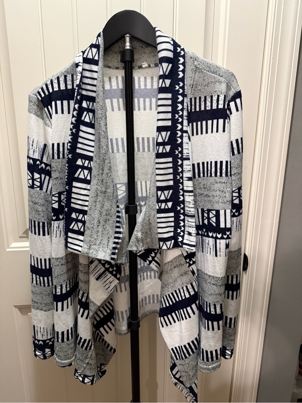 Women’s Navy and Gray Patterned Open-Front Sweater Cardigan